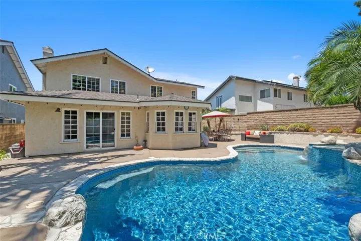 25572 Orchard Rim Ln, Lake Forest, California 92630