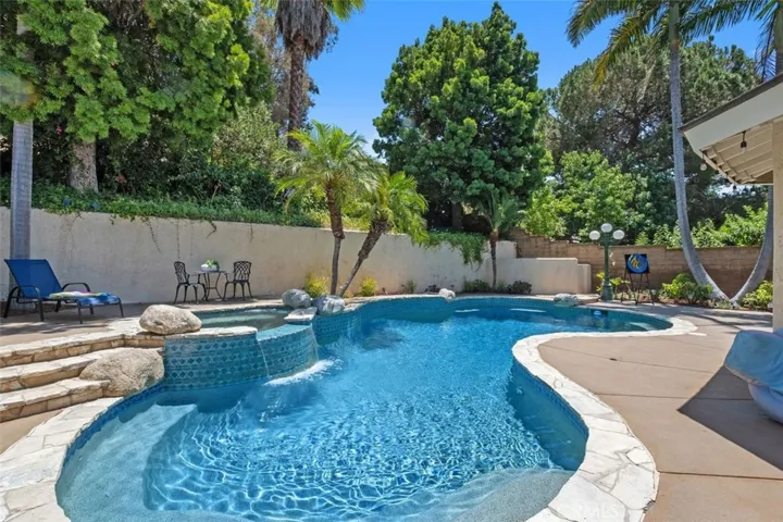 25572 Orchard Rim Ln, Lake Forest, California 92630