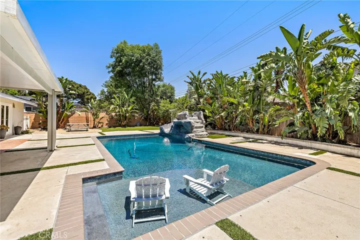 18092 Blue Ridge Drive, North Tustin, California 92705