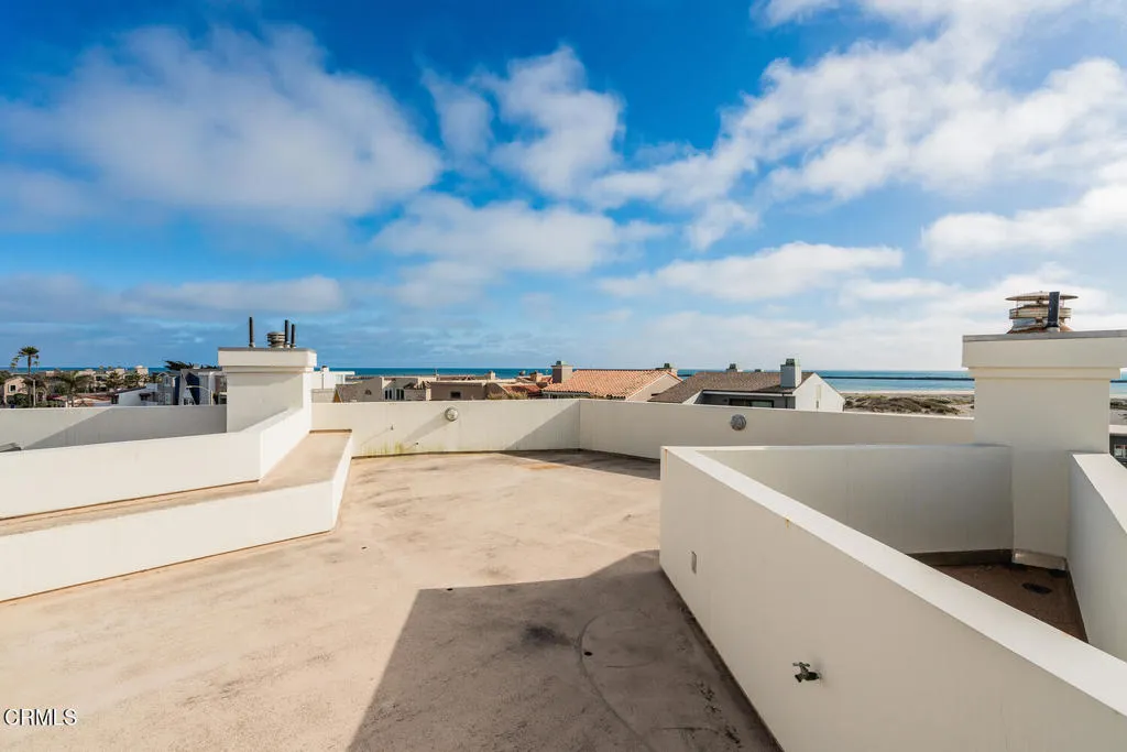 3300 Ocean Drive, Oxnard, California 93035 home-pic-40