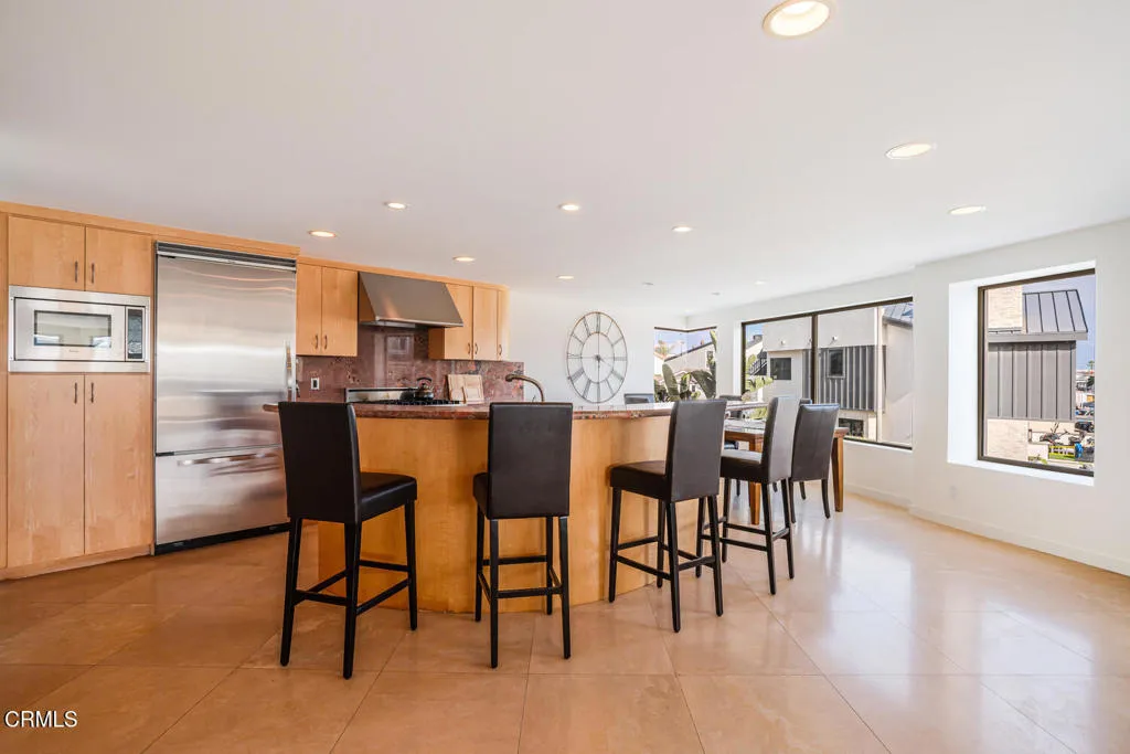 3300 Ocean Drive, Oxnard, California 93035 home-pic-11