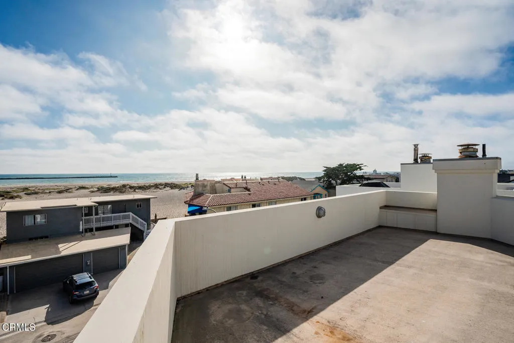 3300 Ocean Drive, Oxnard, California 93035 home-pic-36