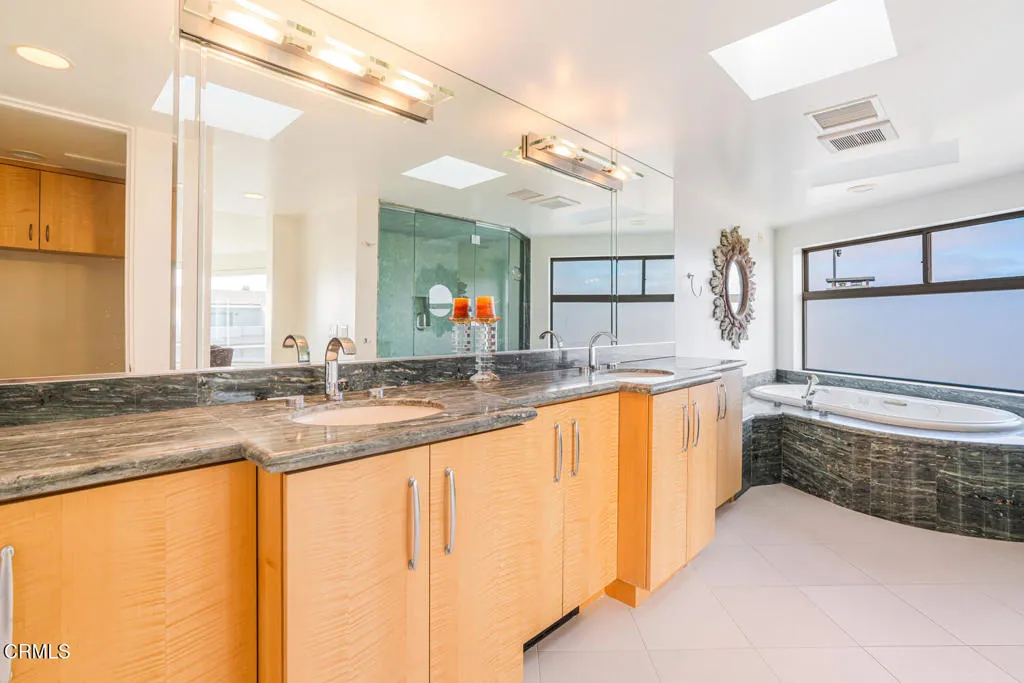 3300 Ocean Drive, Oxnard, California 93035 home-pic-30