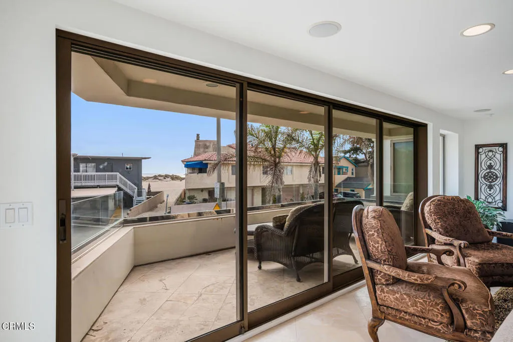 3300 Ocean Drive, Oxnard, California 93035 home-pic-8