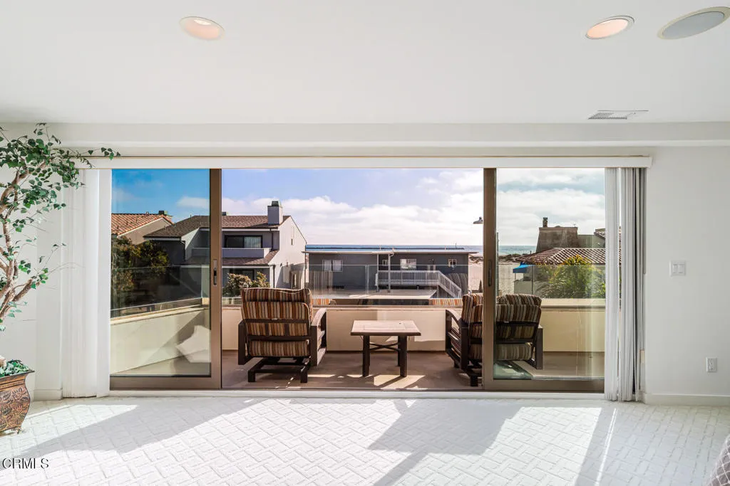 3300 Ocean Drive, Oxnard, California 93035 home-pic-33
