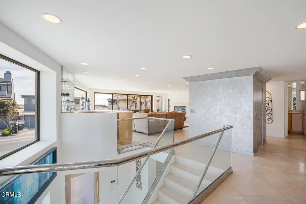3300 Ocean Drive, Oxnard, California 93035 home-pic-5