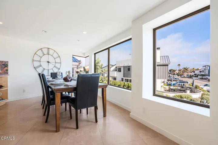 3300 Ocean Dr Oxnard CA 93035-large-018-