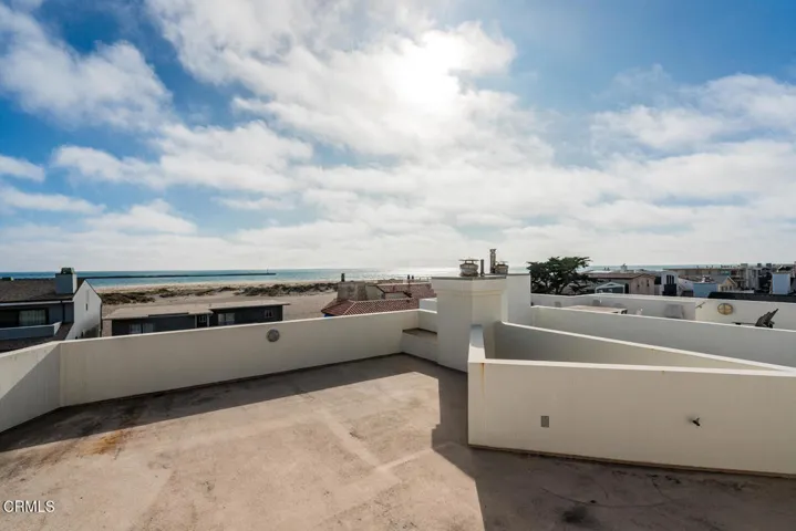 3300 Ocean Dr Oxnard CA 93035-large-048-