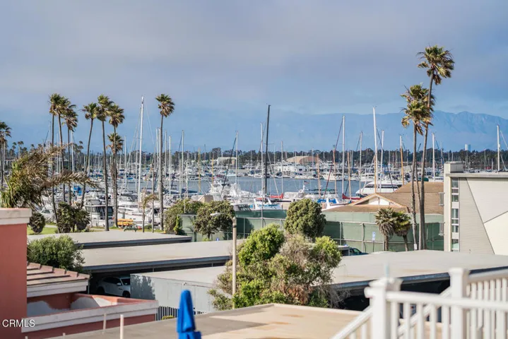 3300 Ocean Dr Oxnard CA 93035-large-055-