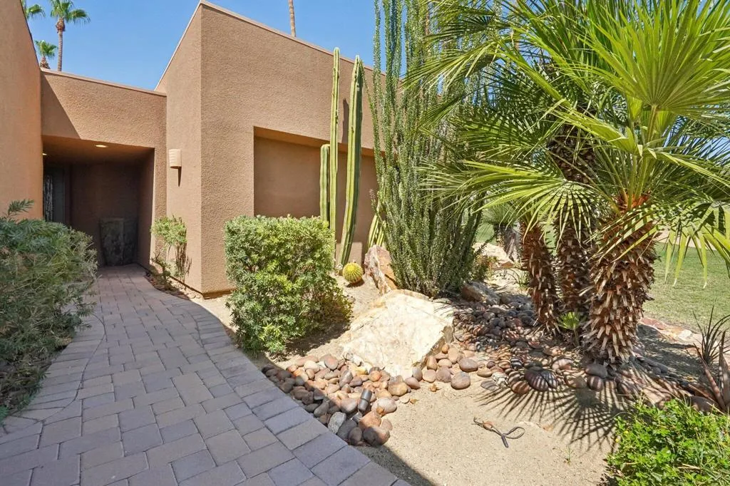 73457 Irontree Drive, Palm Desert, California 92260 home-pic-0