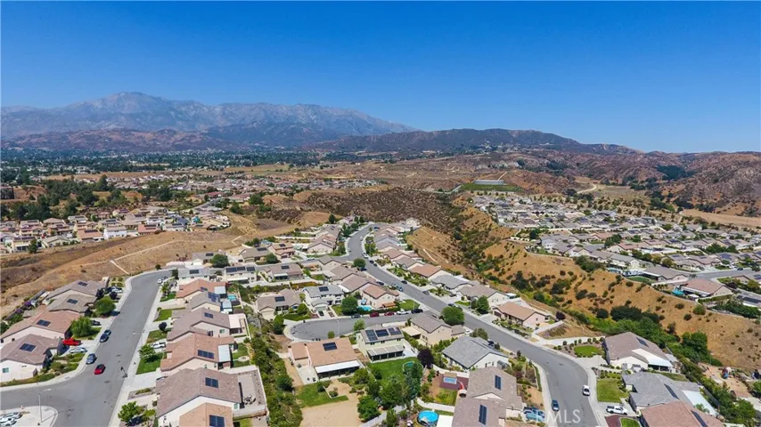 102 Mesa Court, Calimesa, California 92320