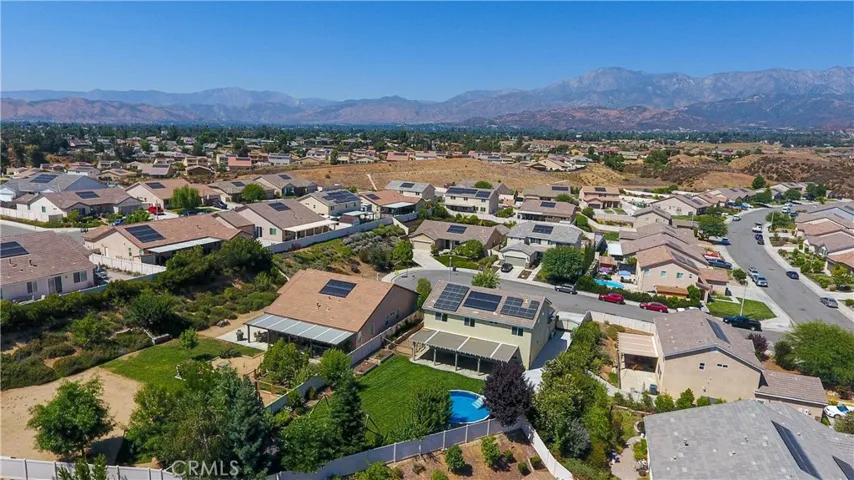 102 Mesa Court, Calimesa, California 92320