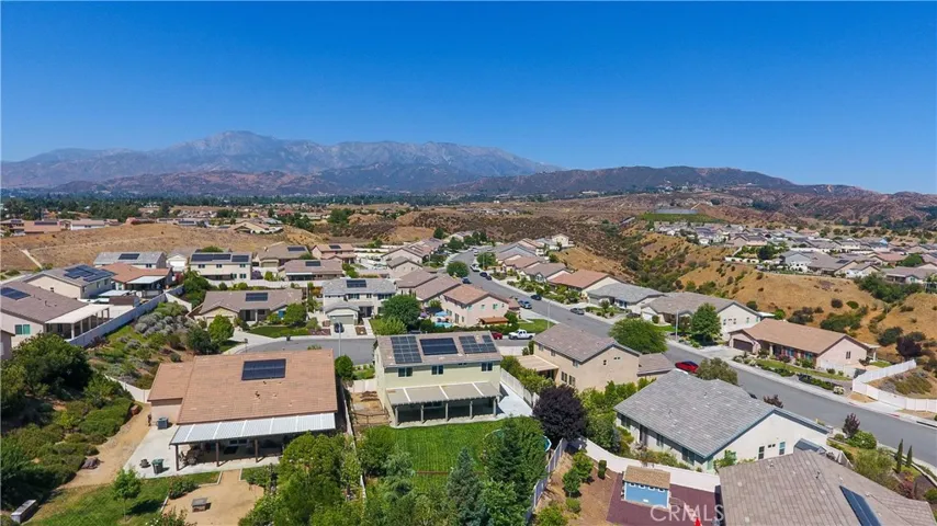 102 Mesa Court, Calimesa, California 92320