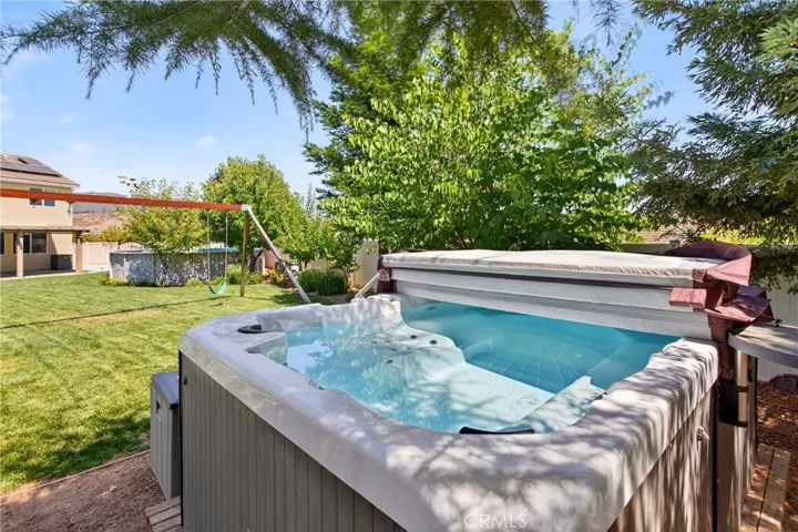 102 Mesa Court, Calimesa, California 92320
