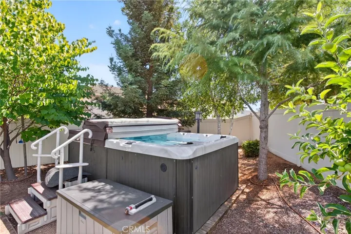 102 Mesa Court, Calimesa, California 92320