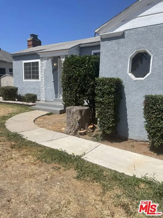 10031 S Harvard Boulevard, Los Angeles, California 90047 home-pic-1