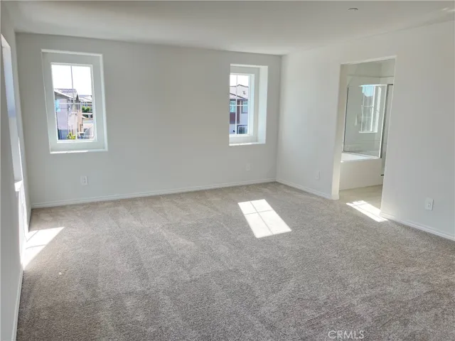 Master facing En suite