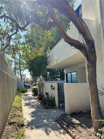102 Park Shadow Court, Baldwin Park, California 91706