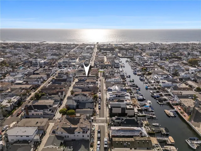 502 36th Street A, Newport Beach, California 92663