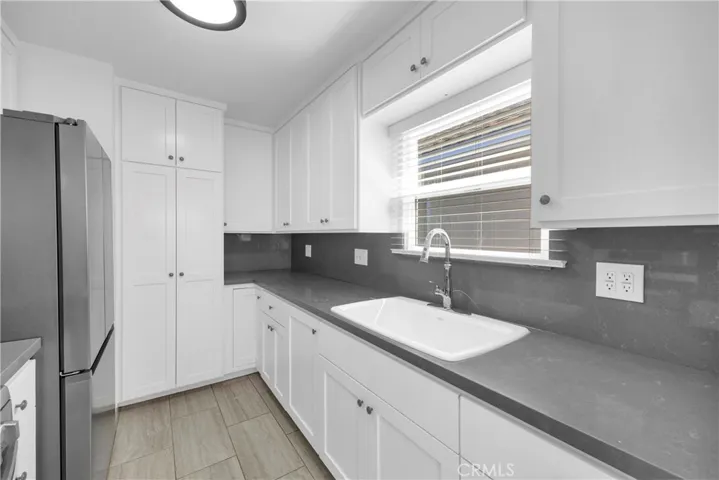 502 36th Street B, Newport Beach, California 92663