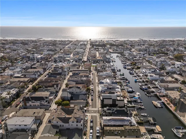 502 36th Street C, Newport Beach, California 92663