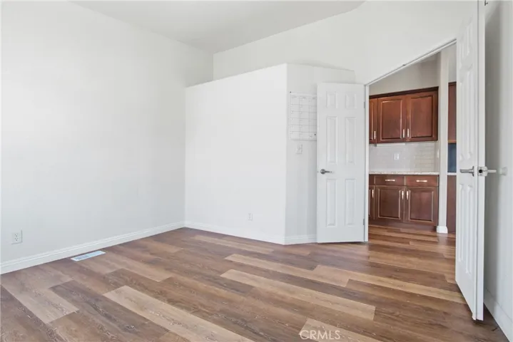 LARGE PRIVATE DEN/OFFICE/BR