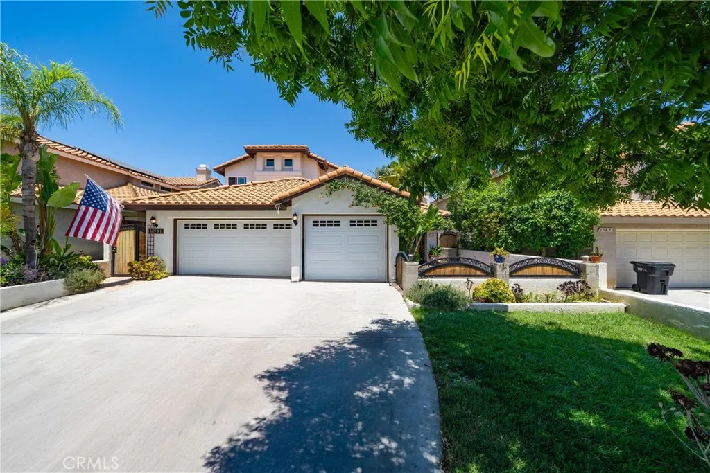 2981 Pembroke Circle, Corona, California 92879, 4 Bedrooms Bedrooms, ,3 BathroomsBathrooms,Residential,For Sale,Pembroke,CV25125271