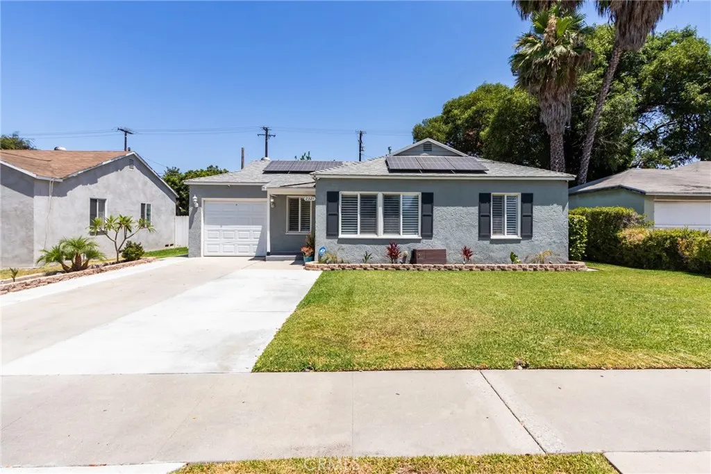 2321 Williamson Avenue, Fullerton, California 92833, 2 Bedrooms Bedrooms, ,1 BathroomBathrooms,Residential,For Sale,Williamson,HD25150211