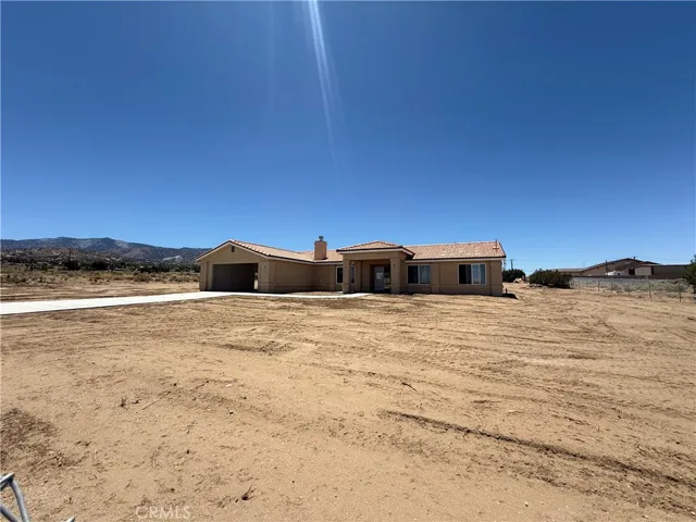9570 Mescalero Road, Phelan, California 92371