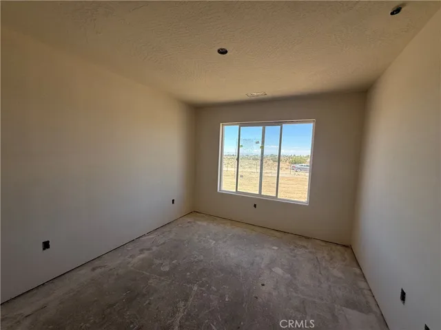 9570 Mescalero Road, Phelan, California 92371