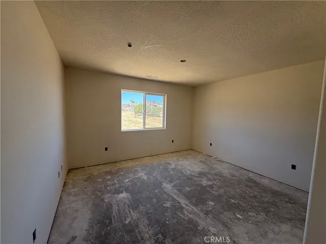 9570 Mescalero Road, Phelan, California 92371