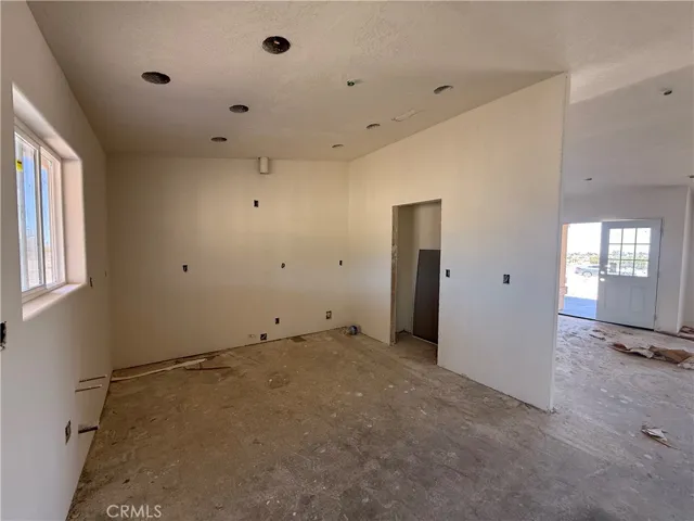 9570 Mescalero Road, Phelan, California 92371