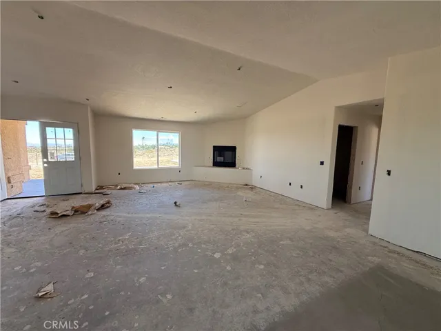 9570 Mescalero Road, Phelan, California 92371