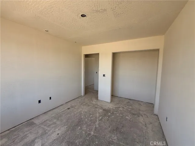 9570 Mescalero Road, Phelan, California 92371