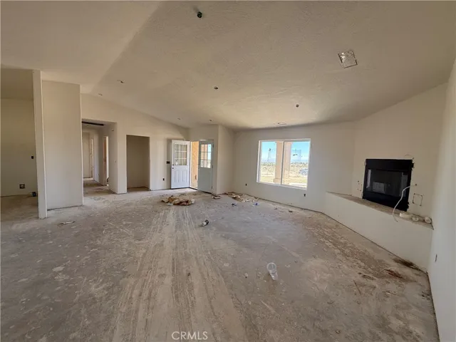 9570 Mescalero Road, Phelan, California 92371