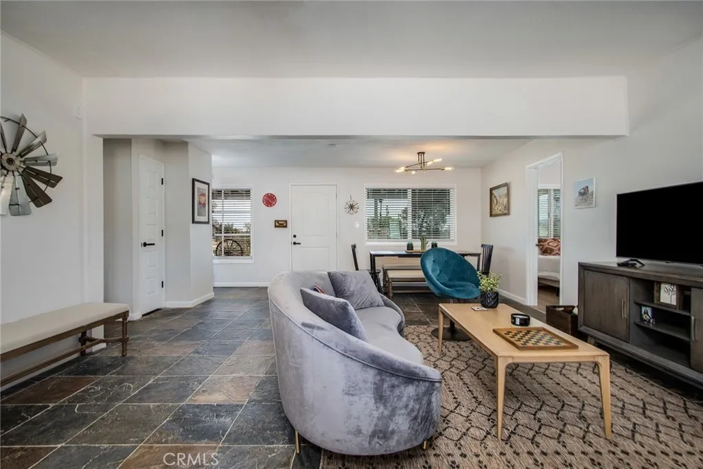 4574 Avenida Del Sol, Joshua Tree, California 92252 home-pic-8