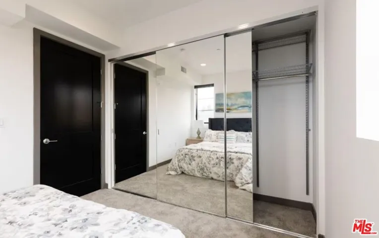 552 N Hobart Boulevard 208, Los Angeles, California 90004