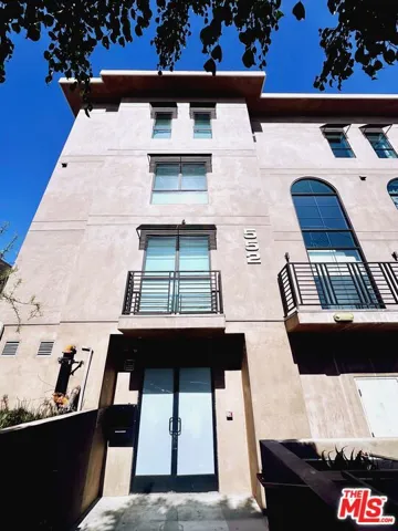 552 N Hobart Boulevard 208, Los Angeles, California 90004