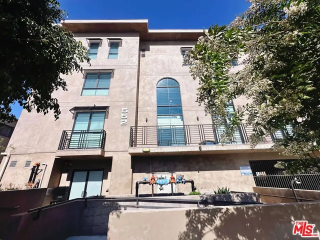 552 N Hobart Boulevard 208, Los Angeles, California 90004