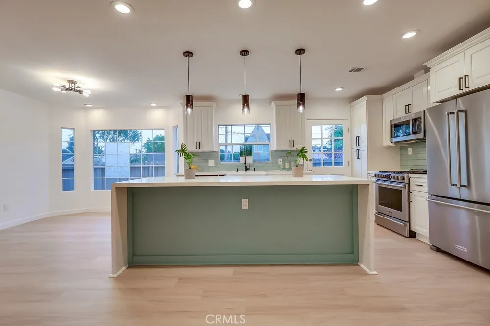 3403 Falcon Avenue, Long Beach, California 90807 home-pic-18