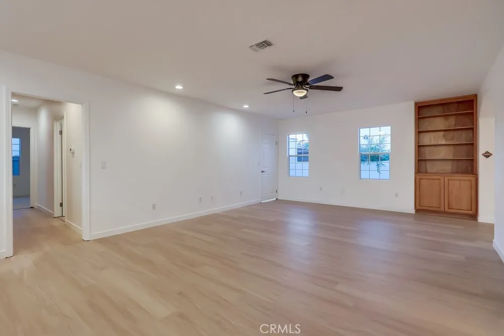 3403 Falcon Avenue, Long Beach, California 90807 home-pic-32
