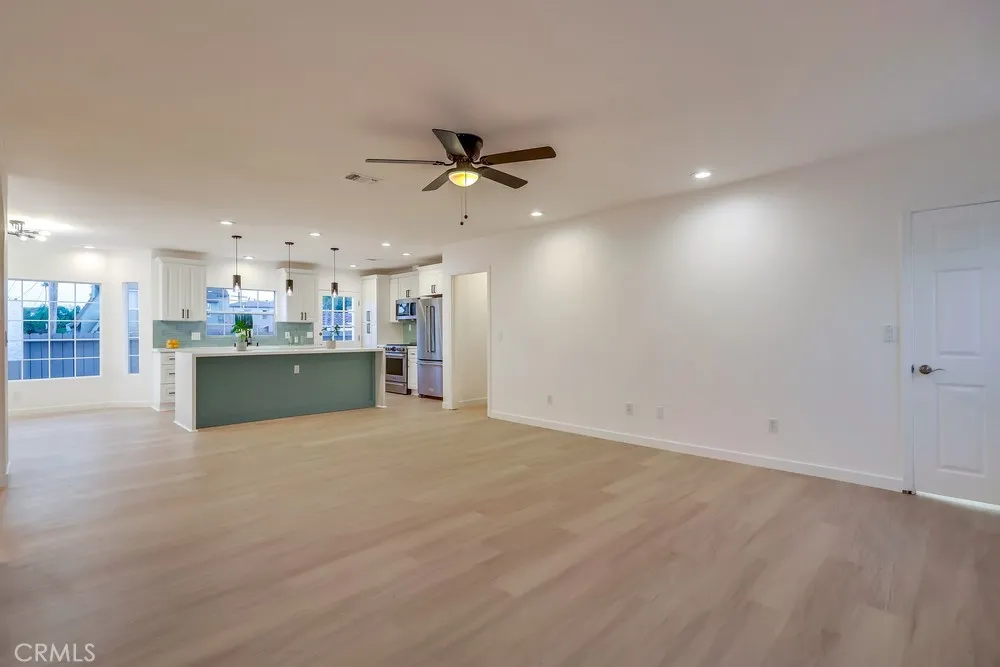 3403 Falcon Avenue, Long Beach, California 90807 home-pic-23