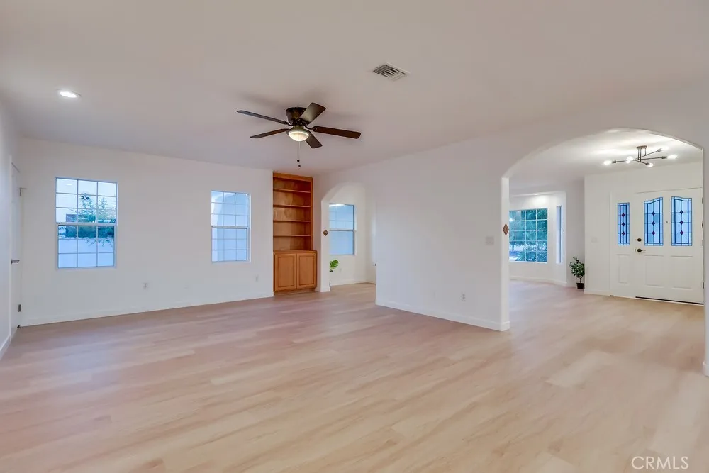 3403 Falcon Avenue, Long Beach, California 90807 home-pic-34