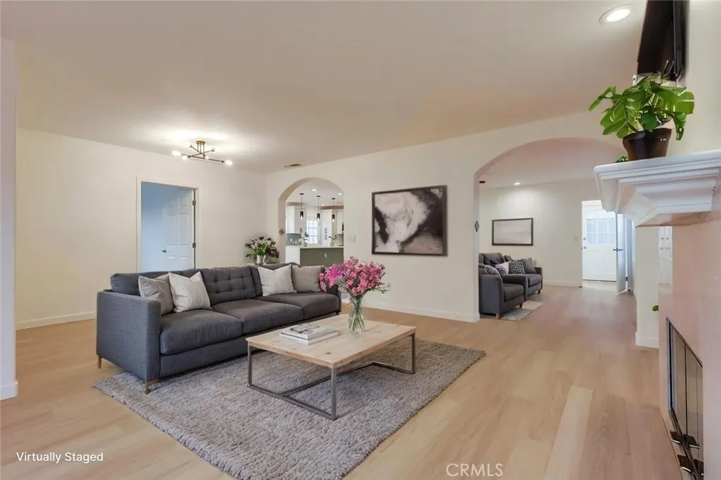 3403 Falcon Avenue, Long Beach, California 90807 home-pic-11