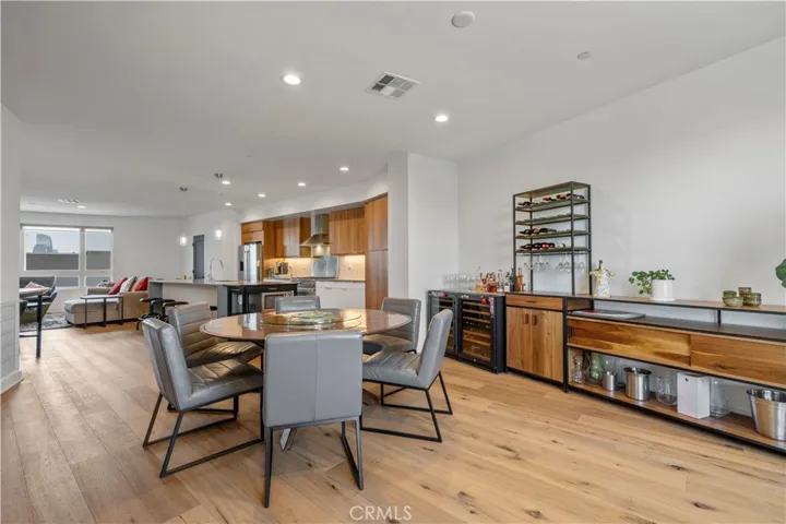 1029 White Knoll Drive, Los Angeles, California 90012, 3 Bedrooms Bedrooms, ,4 BathroomsBathrooms,Residential,For Sale,White Knoll,TR25150269