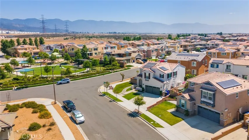 4989 River Ash Way, Fontana, California 92336