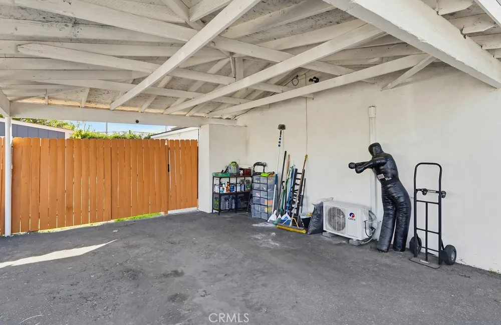 522 W Cherry Street, Compton, California 90222 home-pic-37