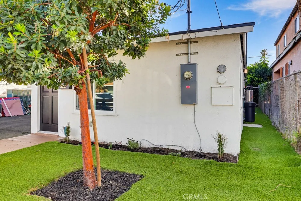 522 W Cherry Street, Compton, California 90222 home-pic-5