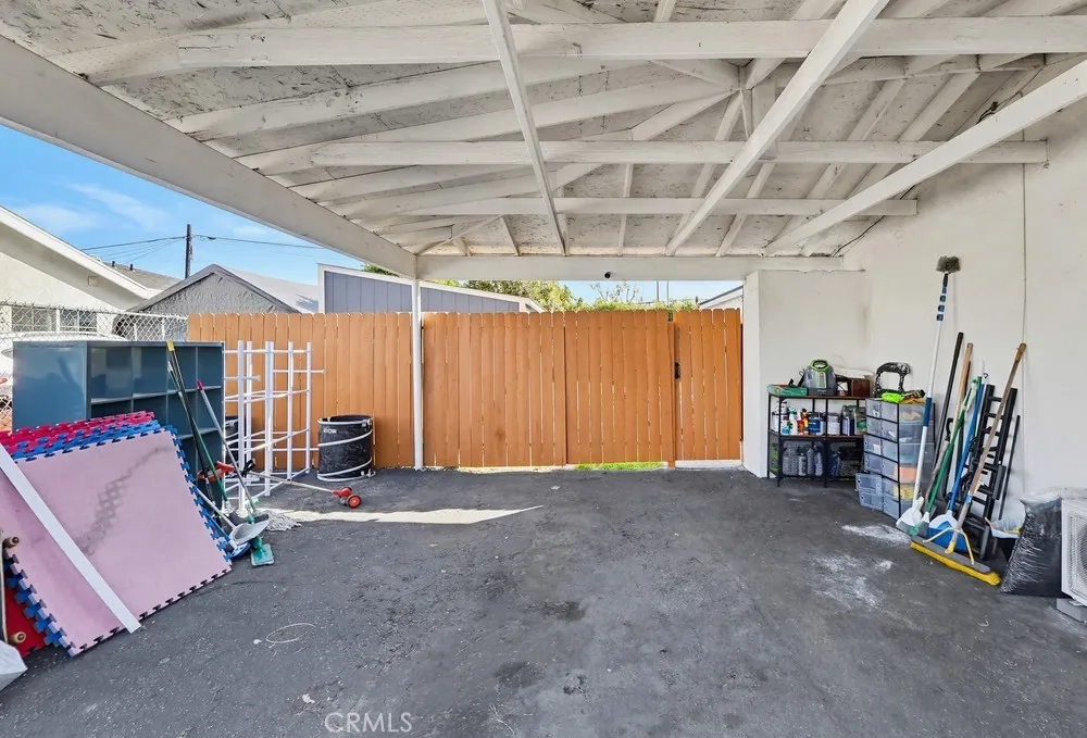 522 W Cherry Street, Compton, California 90222 home-pic-36