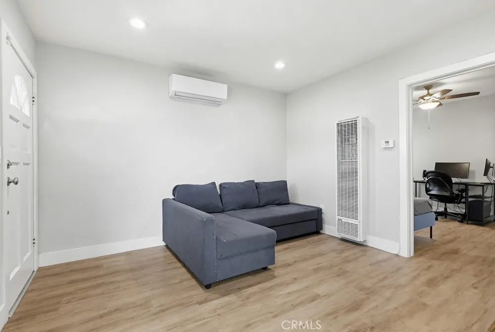 522 W Cherry Street, Compton, California 90222 home-pic-7
